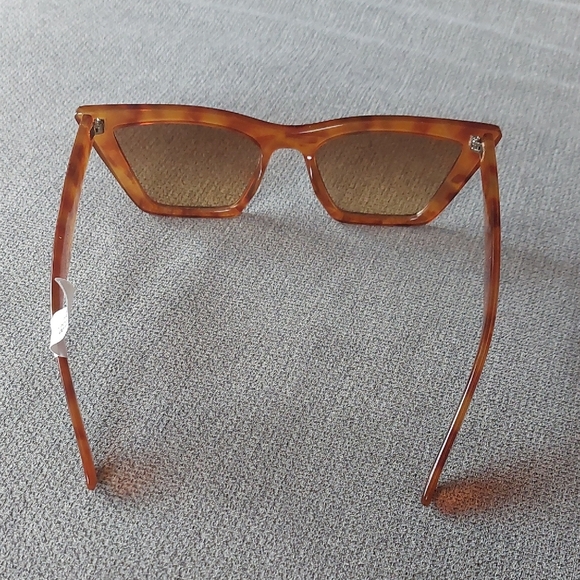 NWT Brown Tortoise Shell Sunglasses - Picture 2 of 3